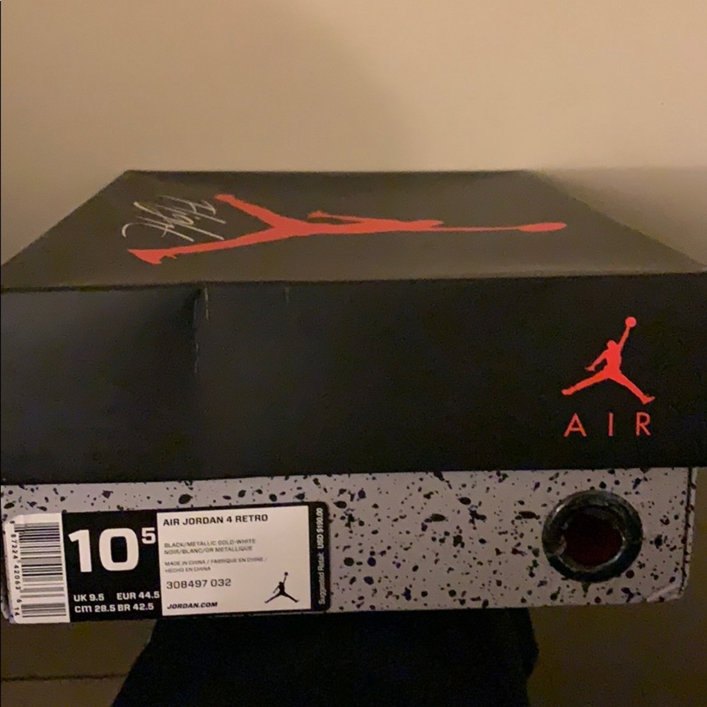 Air Jordan 4 Retro